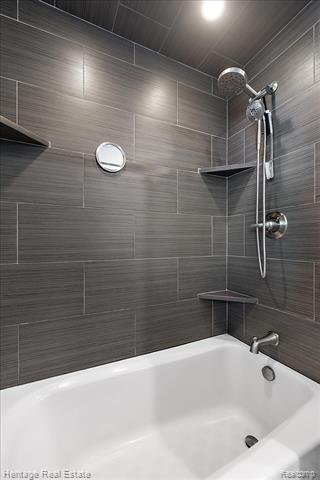 Builiding view ten for 2831 Silverstone, Waterford, MI. 48329