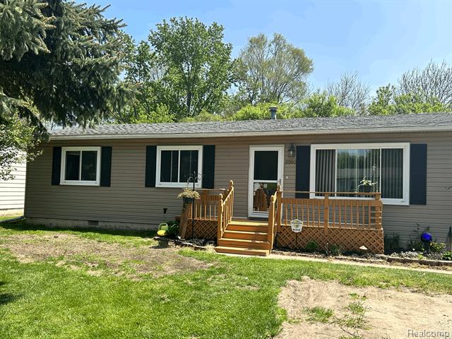 front view for 5090 Lakeborn Dr, White Lake, Mi. 48383