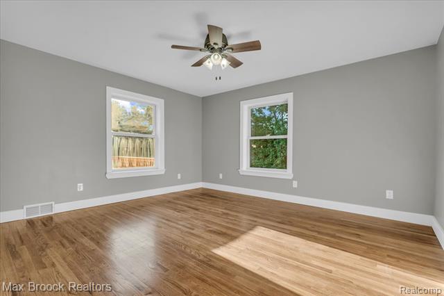 Builiding view eighteen for 1654 Giddings, Pontiac, MI. 48340