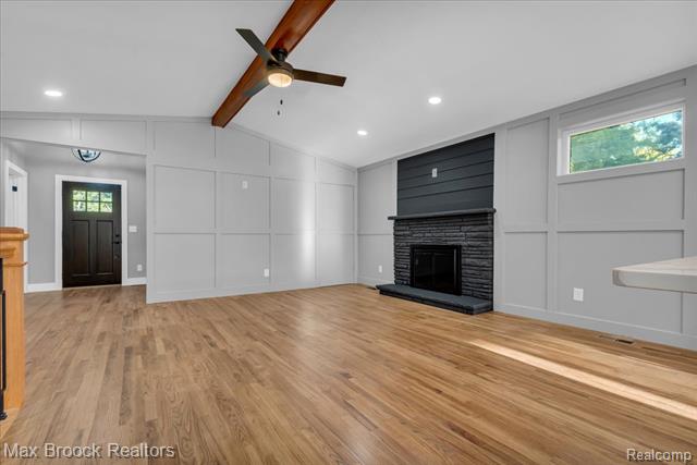 Builiding view five for 1654 Giddings, Pontiac, MI. 48340