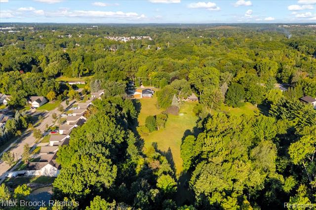 Builiding view forty eight for 1654 Giddings, Pontiac, MI. 48340