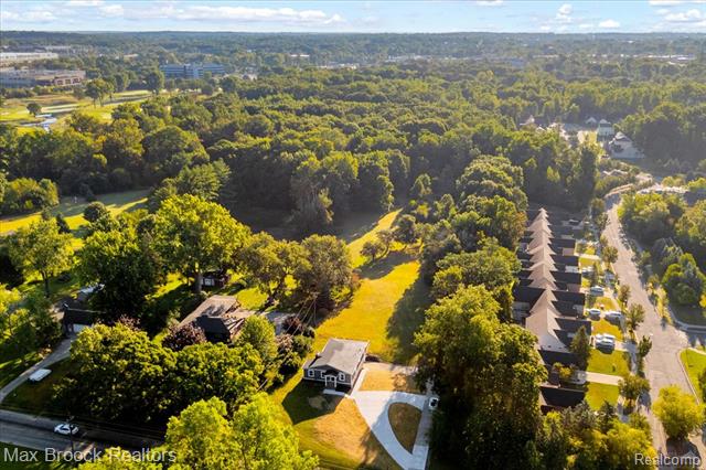 Builiding view forty five for 1654 Giddings, Pontiac, MI. 48340