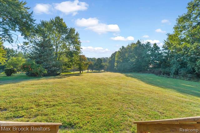 Builiding view forty three for 1654 Giddings, Pontiac, MI. 48340