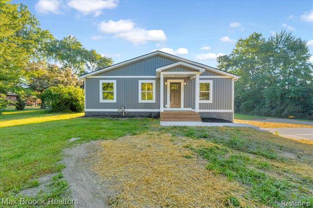 Builiding view one for 1654 Giddings, Pontiac, MI. 48340