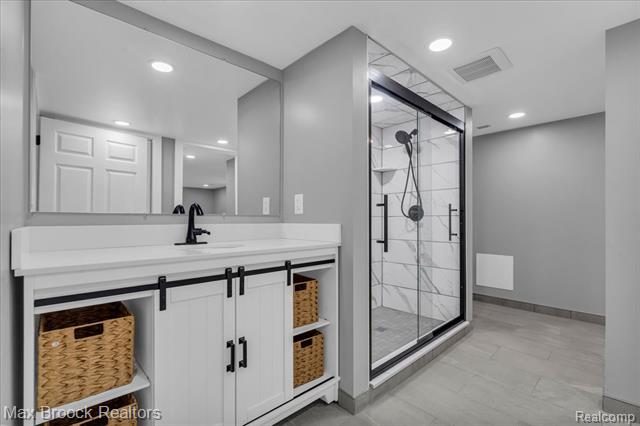 Builiding view thirty three for 1654 Giddings, Pontiac, MI. 48340