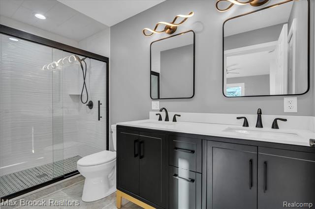 Builiding view thirty two for 1654 Giddings, Pontiac, MI. 48340