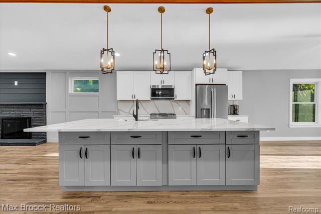 Builiding view twelve for 1654 Giddings, Pontiac, MI. 48340