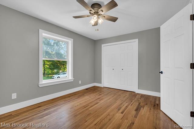 Builiding view twenty one for 1654 Giddings, Pontiac, MI. 48340