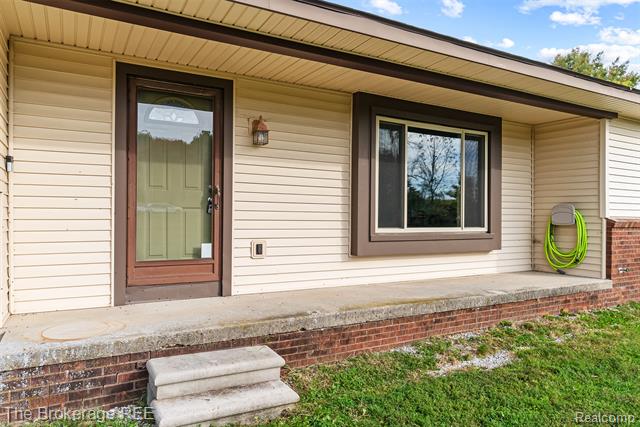 Builiding view eight for 5950 Carscadden Way, Highland, MI. 48357