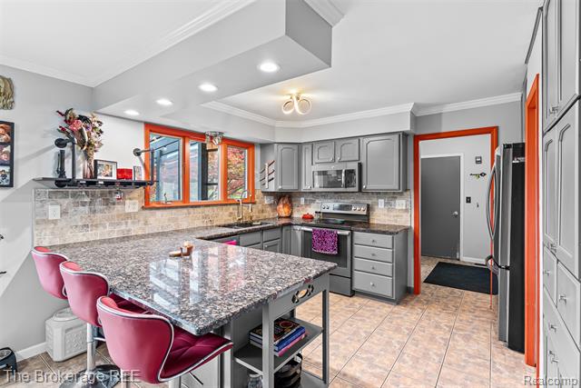 Builiding view fifteen for 5950 Carscadden Way, Highland, MI. 48357