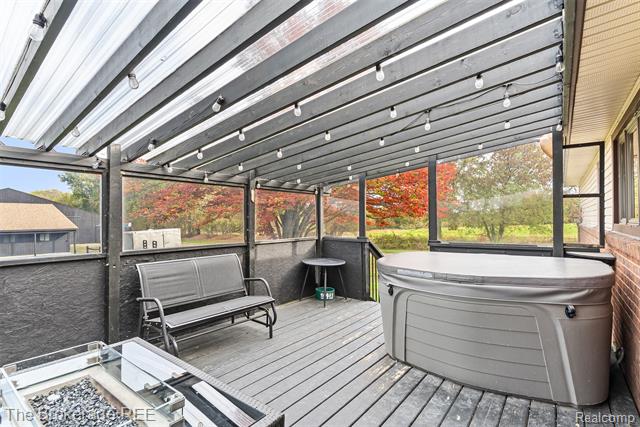 Builiding view fifty for 5950 Carscadden Way, Highland, MI. 48357