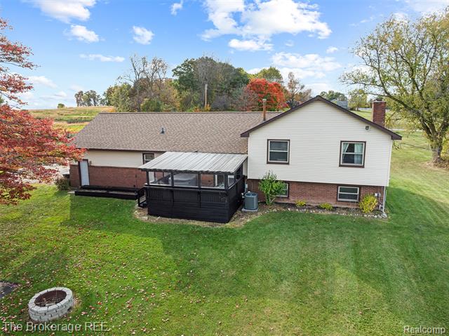 Builiding view forty four for 5950 Carscadden Way, Highland, MI. 48357