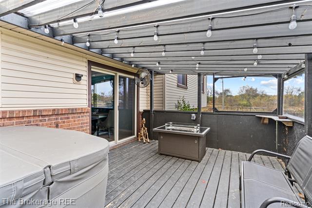 Builiding view forty nine for 5950 Carscadden Way, Highland, MI. 48357