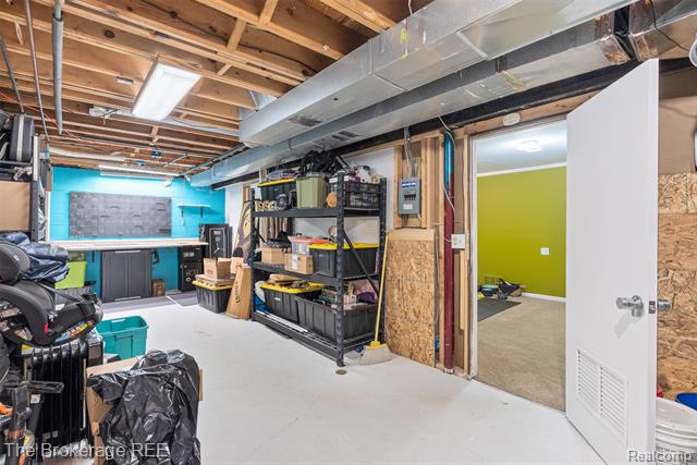 Builiding view forty for 5950 Carscadden Way, Highland, MI. 48357