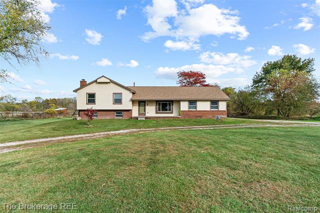 Builiding view four for 5950 Carscadden Way, Highland, MI. 48357