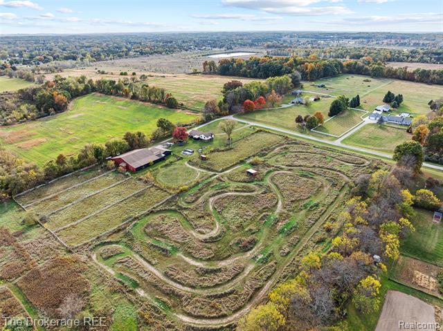 Builiding view three for 5950 Carscadden Way, Highland, MI. 48357