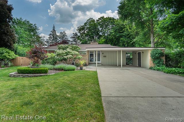 front view for 348 Charles Rd, Rochester, Mi. 48307