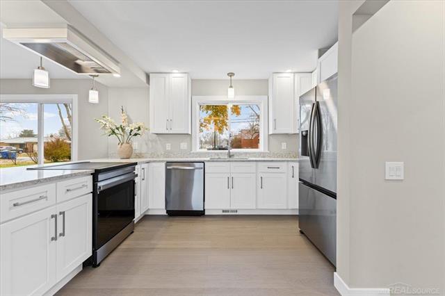 Builiding view four for 3460 Clayton, Waterford, MI. 48329