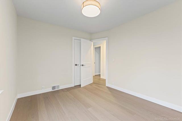 Builiding view fourteen for 3460 Clayton, Waterford, MI. 48329