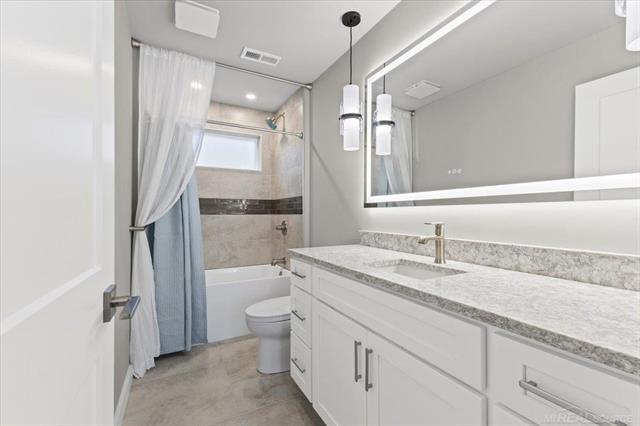 Builiding view seventeen for 3460 Clayton, Waterford, MI. 48329