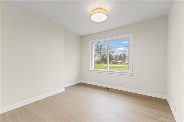 Builiding view ten for 3460 Clayton, Waterford, MI. 48329