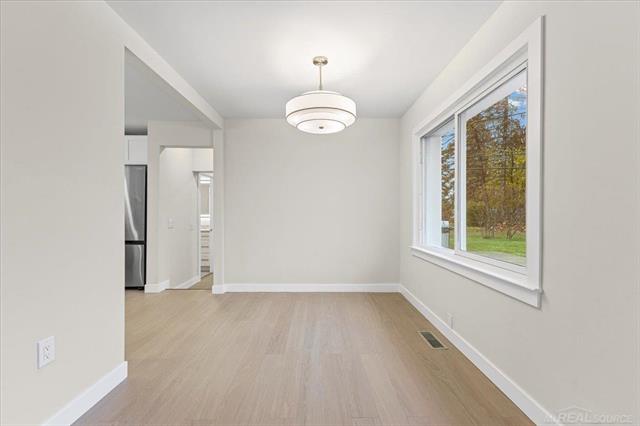 Builiding view thirteen for 3460 Clayton, Waterford, MI. 48329