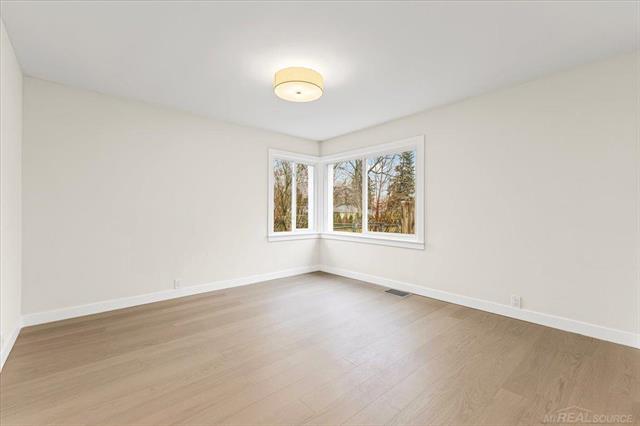 Builiding view twelve for 3460 Clayton, Waterford, MI. 48329