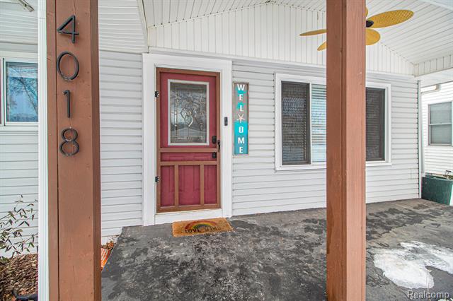 Builiding view three for 4018 Quillen, Waterford, MI. 48329