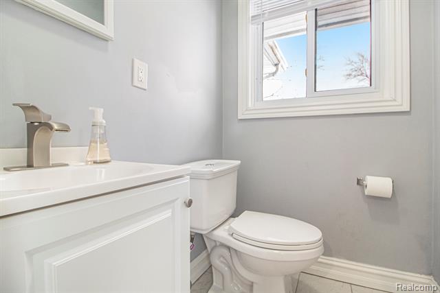 Builiding view twelve for 4018 Quillen, Waterford, MI. 48329