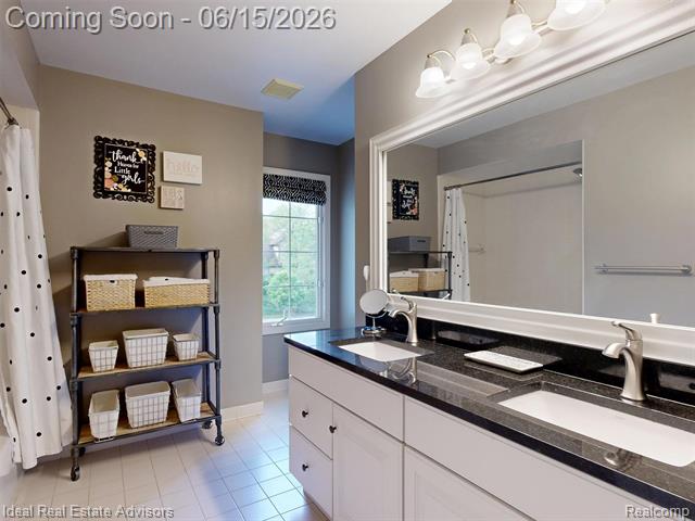 Builiding view fifty three for 1364 Kentfield, Rochester, MI. 48307