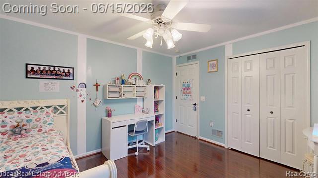 Builiding view fifty two for 1364 Kentfield, Rochester, MI. 48307