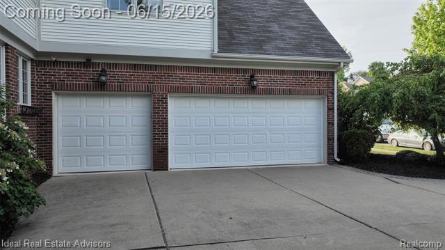 Builiding view five for 1364 Kentfield, Rochester, MI. 48307