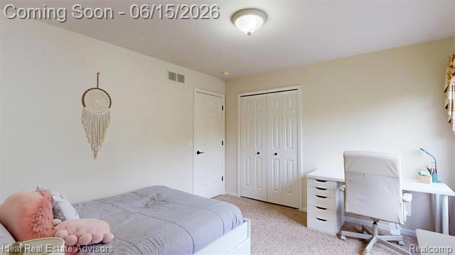 Builiding view forty for 1364 Kentfield, Rochester, MI. 48307