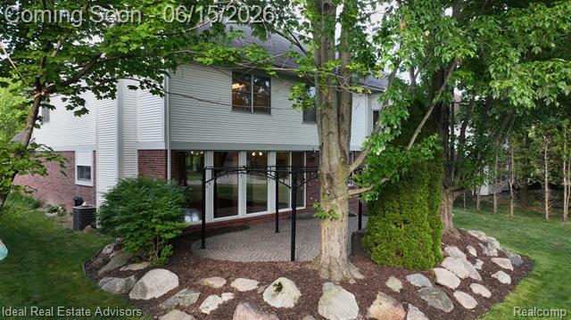 Builiding view nine for 1364 Kentfield, Rochester, MI. 48307