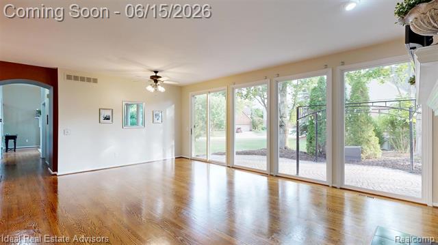Builiding view thirty two for 1364 Kentfield, Rochester, MI. 48307