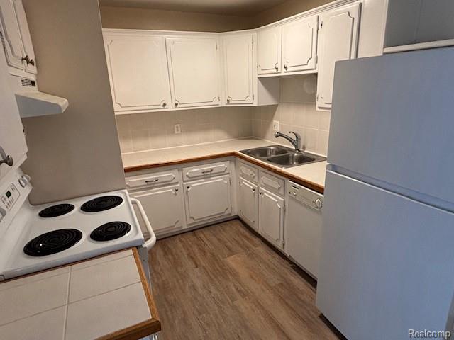 Builiding view three for 417 Parkdale, Rochester, MI. 48307