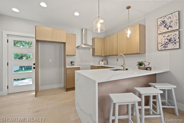 Builiding view eight for 334 Romeo, Rochester, MI. 48307