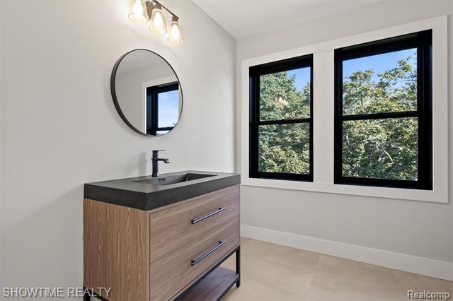 Builiding view eighteen for 334 Romeo, Rochester, MI. 48307