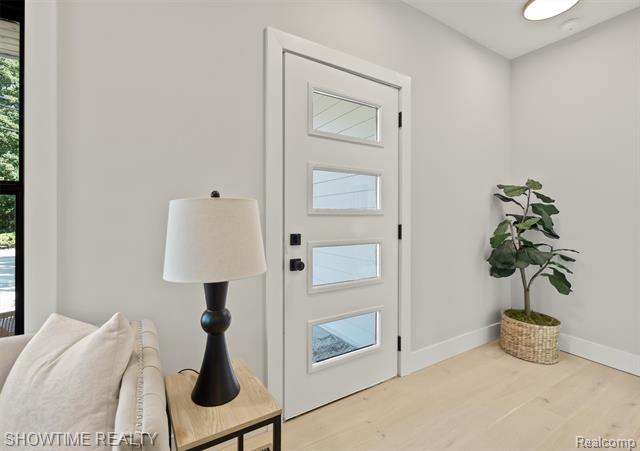 Builiding view four for 334 Romeo, Rochester, MI. 48307