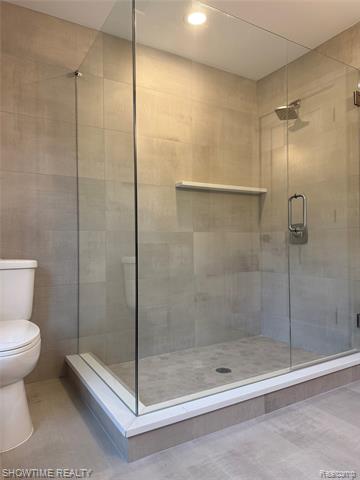 Builiding view nineteen for 334 Romeo, Rochester, MI. 48307