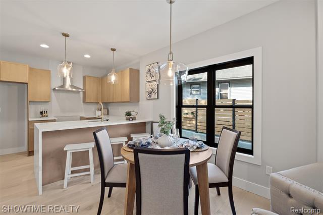 Builiding view seven for 334 Romeo, Rochester, MI. 48307