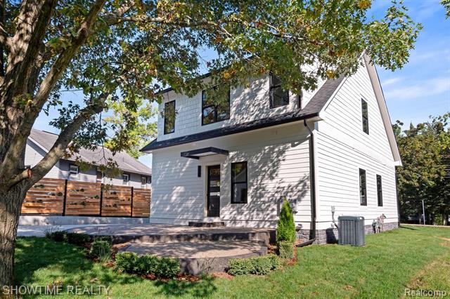 Builiding view thirty eight for 334 Romeo, Rochester, MI. 48307