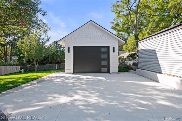 Builiding view thirty seven for 334 Romeo, Rochester, MI. 48307