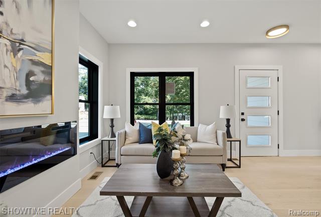 Builiding view three for 334 Romeo, Rochester, MI. 48307