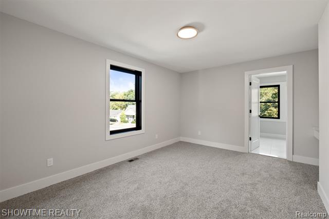 Builiding view twenty four for 334 Romeo, Rochester, MI. 48307