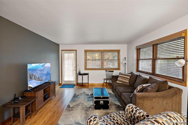 Builiding view fifteen for 836 Miller, Rochester, MI. 48307