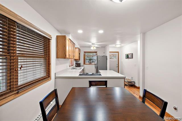 Builiding view fourteen for 836 Miller, Rochester, MI. 48307