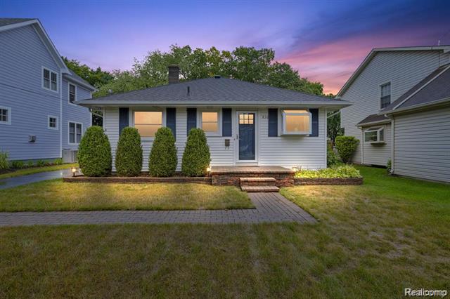 Builiding view one for 836 Miller, Rochester, MI. 48307