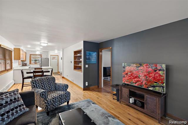 Builiding view seventeen for 836 Miller, Rochester, MI. 48307