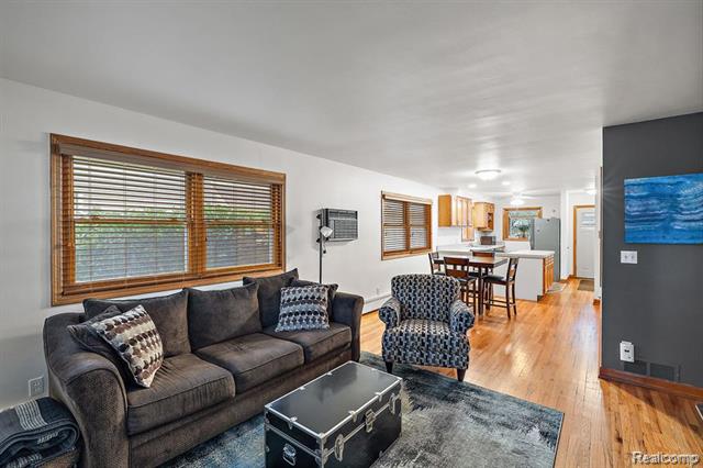 Builiding view sixteen for 836 Miller, Rochester, MI. 48307